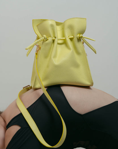 Bolso de hombro Musa Bag diseño rectangular en cuero color verte para uso diario