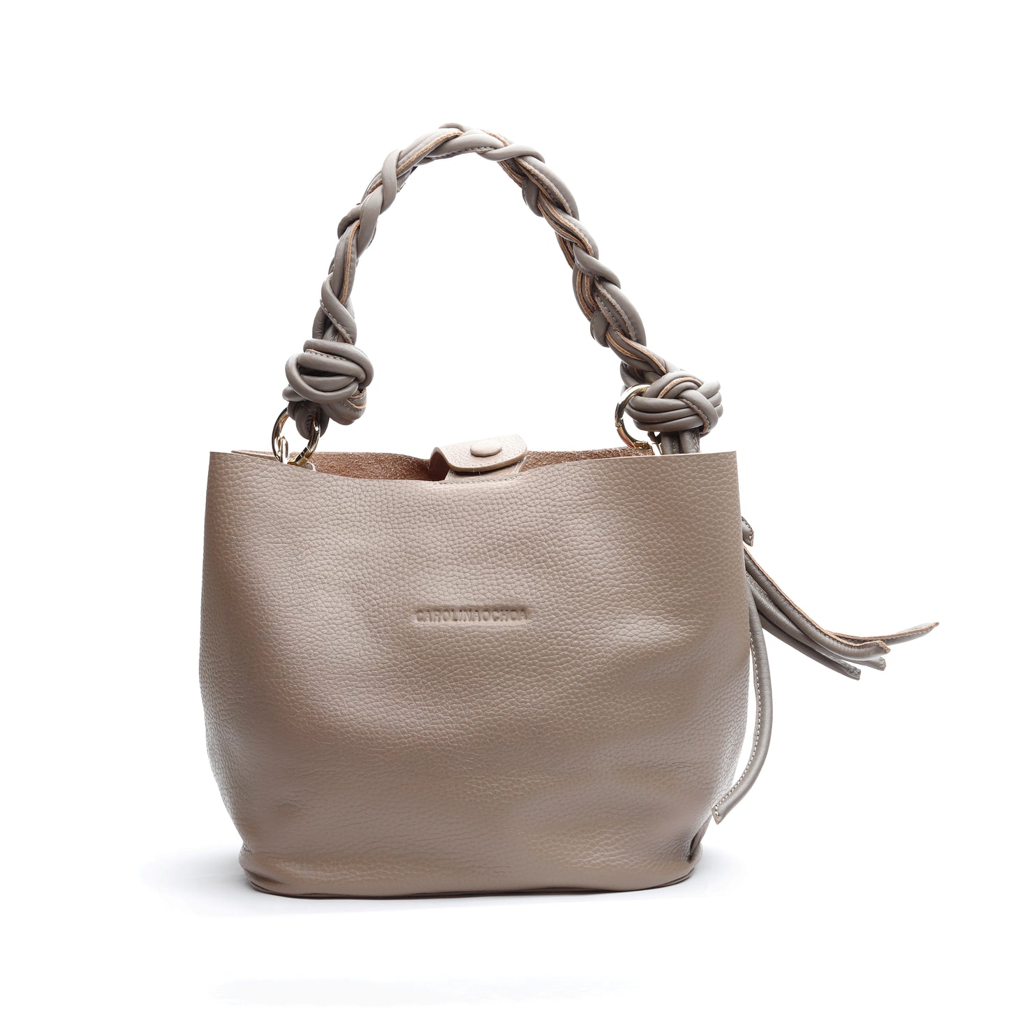 Cartera elegante Queen Bag, estructura rígida de cuero con herrajes metálicos y asa de mano.